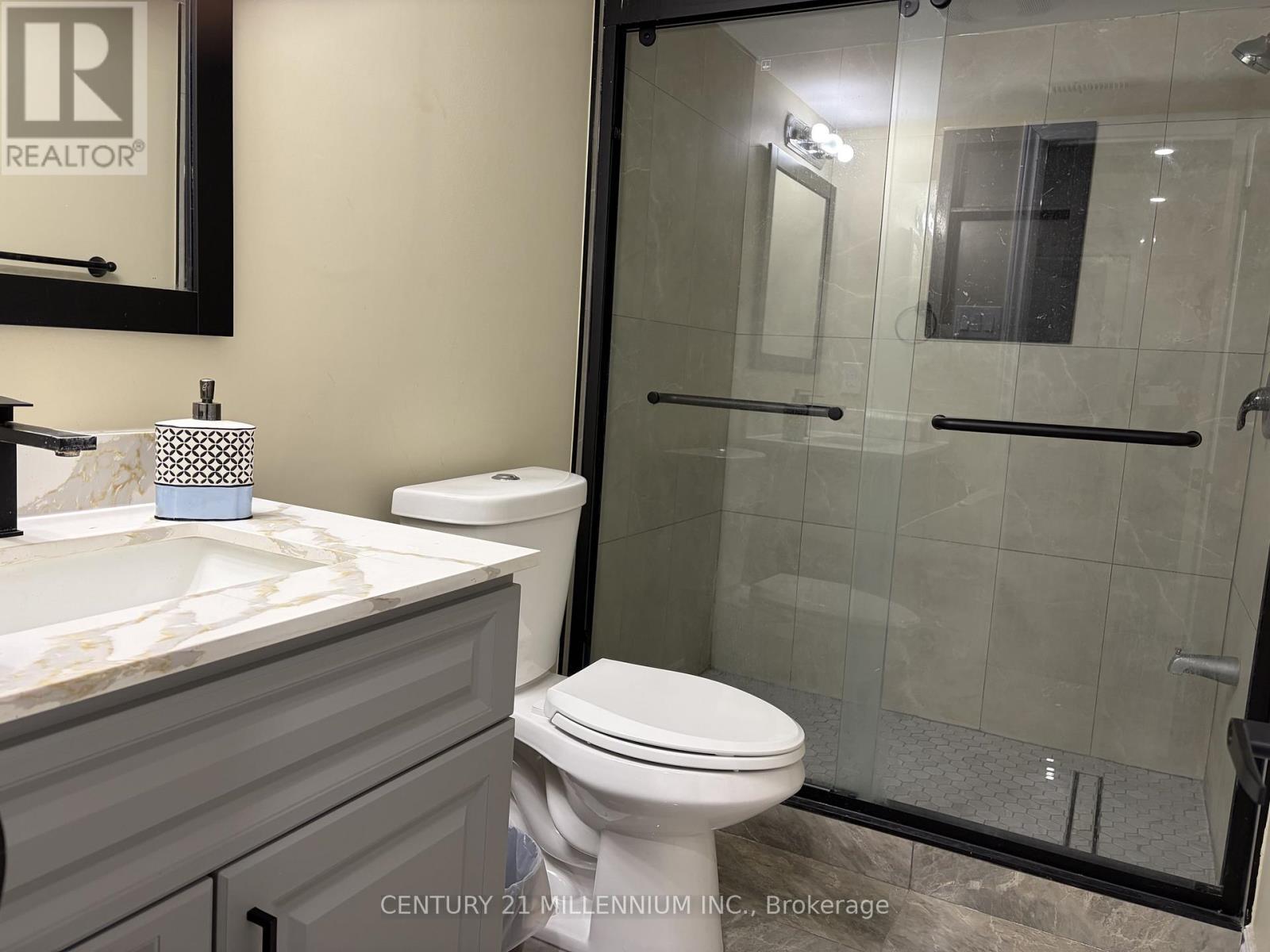 40 Houghton Street, Cambridge, ON - Indoor Photo Showing Bathroom