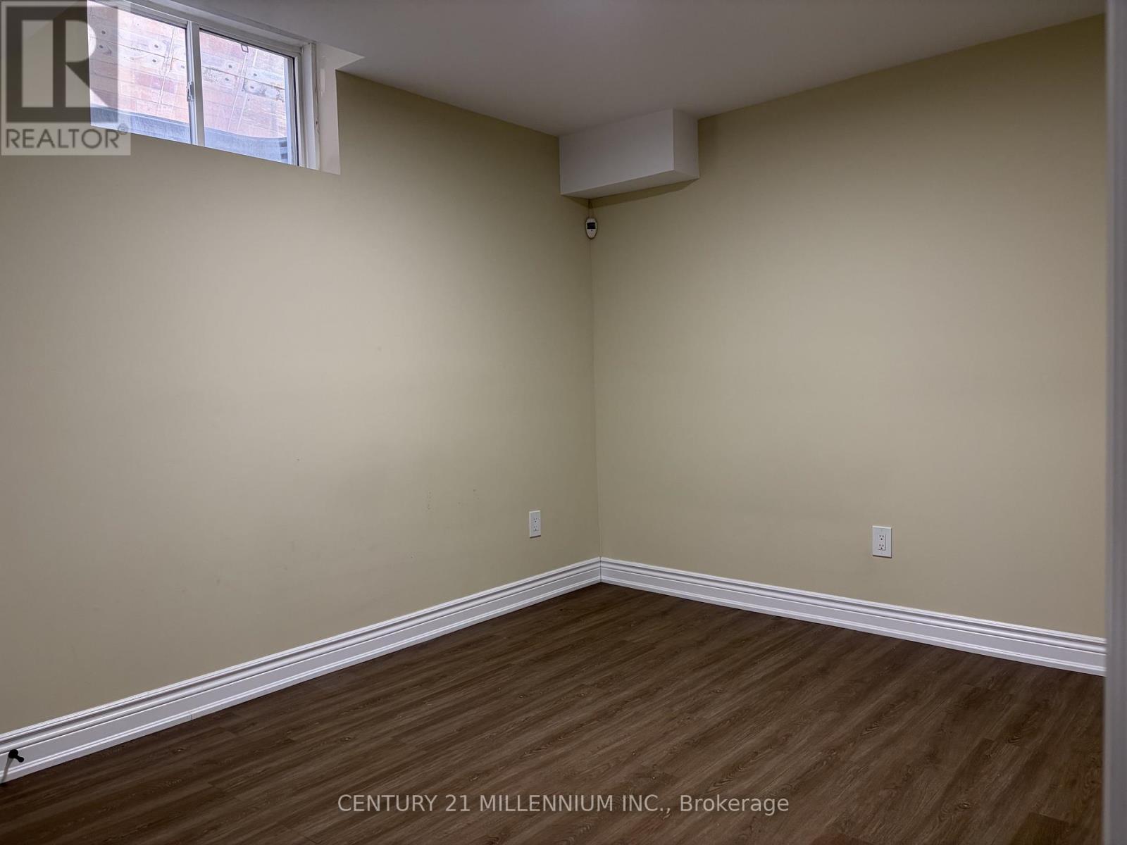 40 Houghton Street, Cambridge, ON - Indoor Photo Showing Other Room