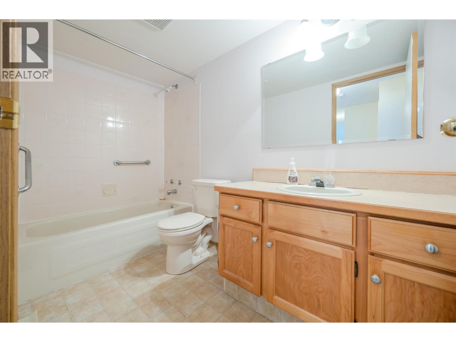 3426 Hemlock Street Unit# 109, Penticton, BC - Indoor Photo Showing Bathroom