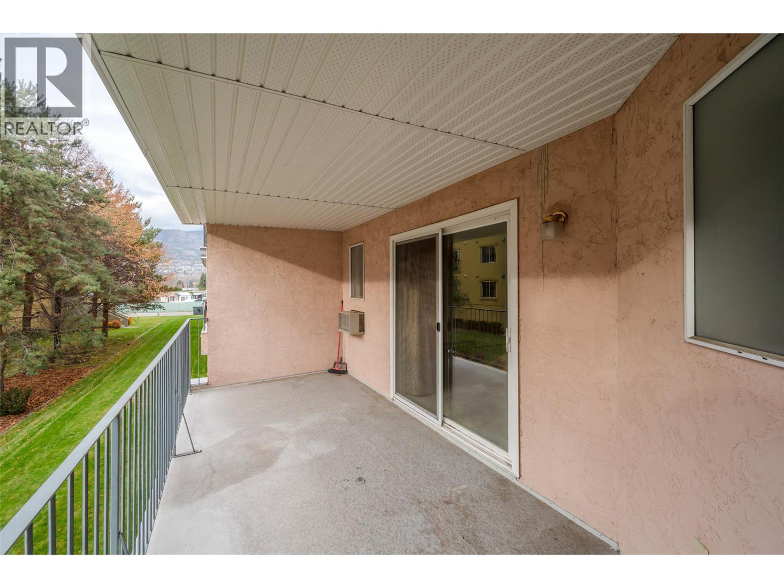 3426 Hemlock Street Unit# 109, Penticton, BC - Outdoor With Exterior