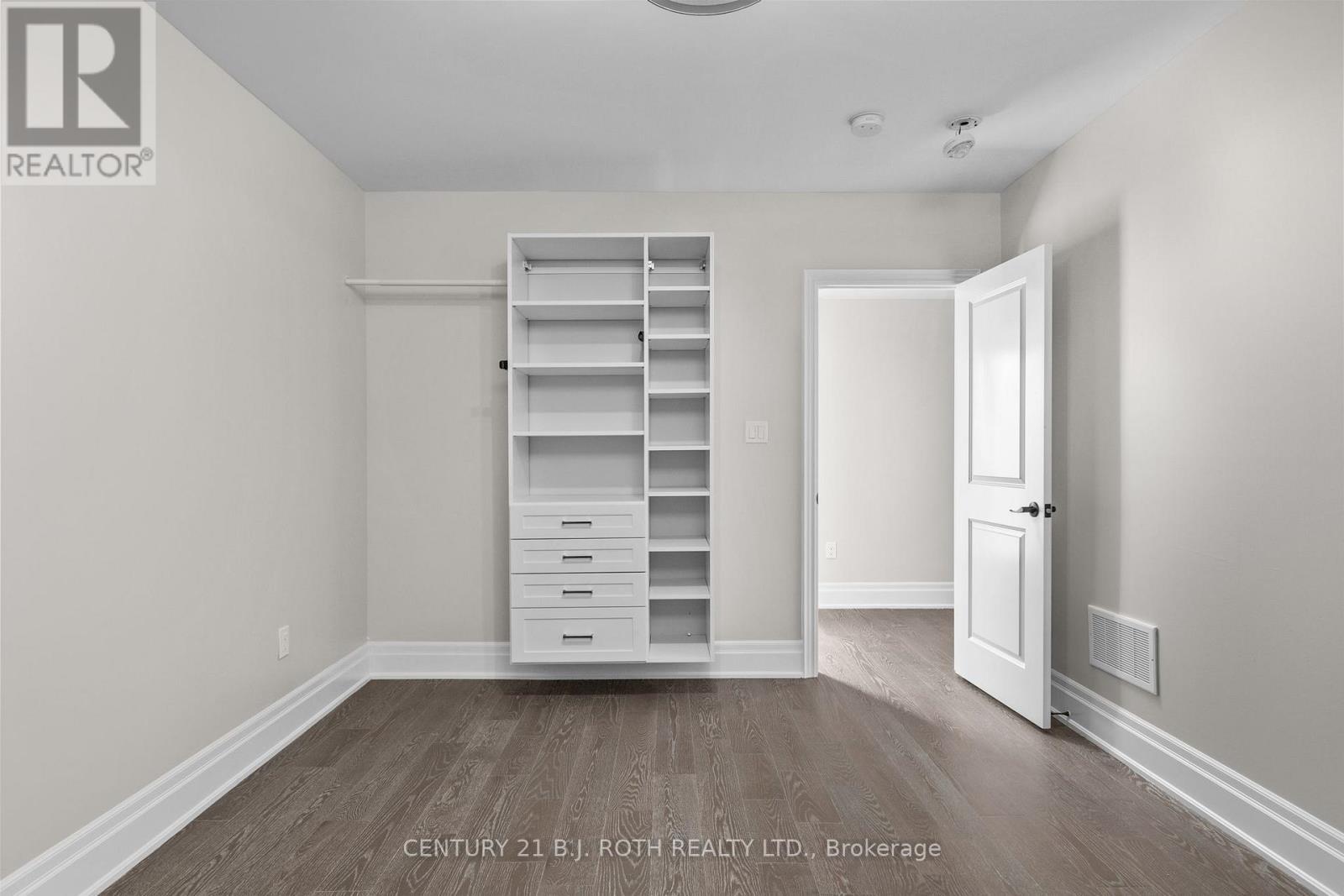 3 Cameron Street, Springwater, ON - Indoor Photo Showing Other Room