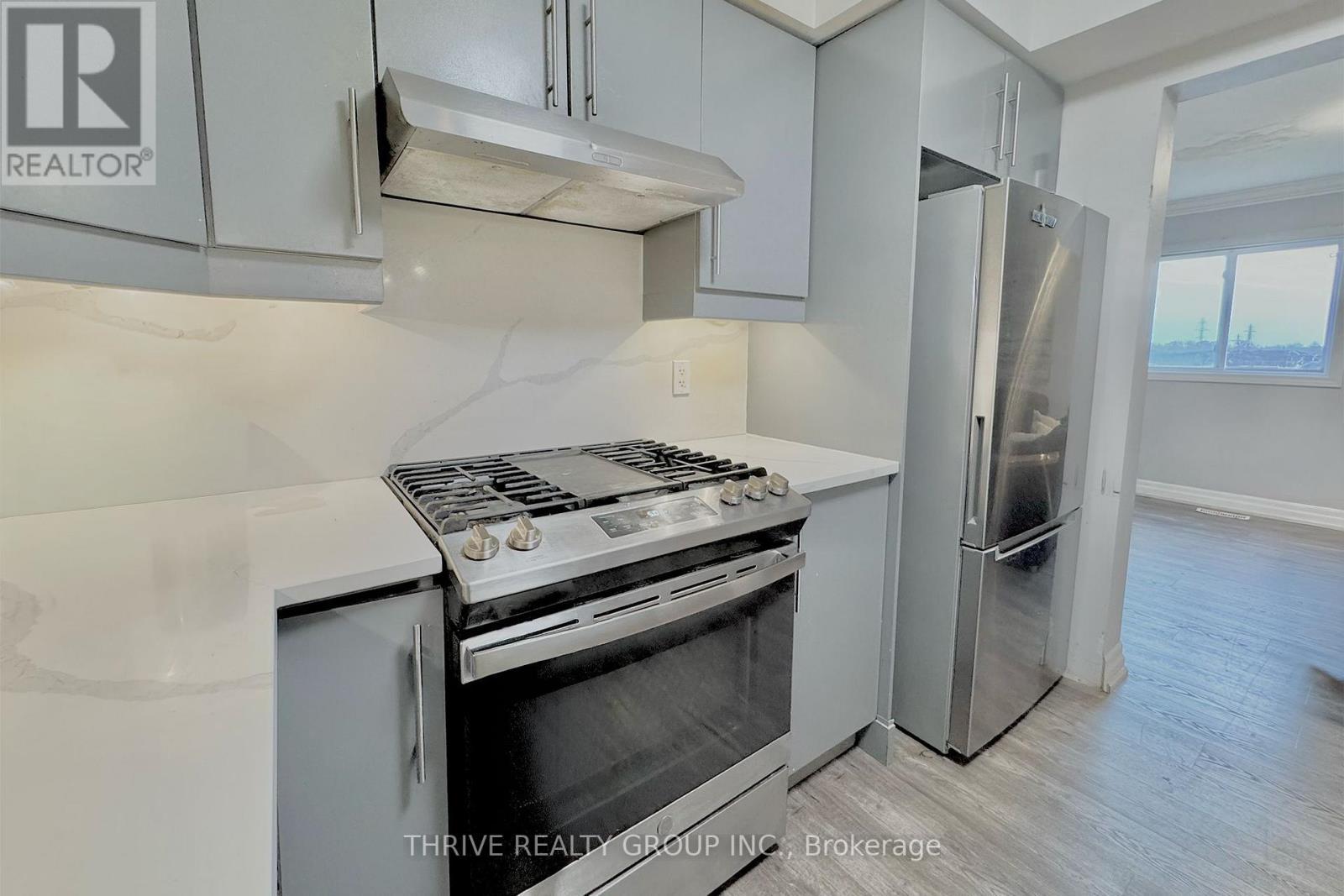 Upper - 1608 Evans Boulevard, London South (South U), ON - Indoor Photo Showing Kitchen