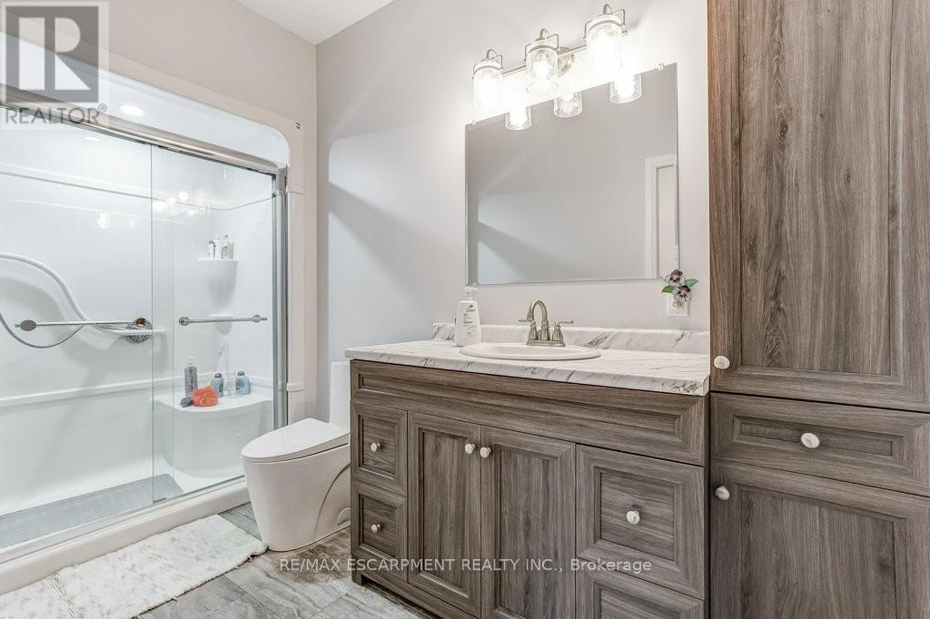 273 Queen Street W, North Perth, ON - Indoor Photo Showing Bathroom