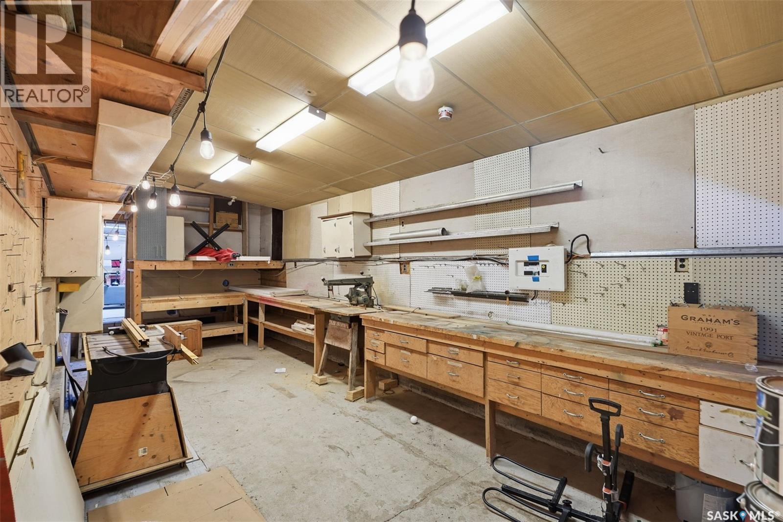 3117 Ortona Street, Saskatoon, SK - Indoor