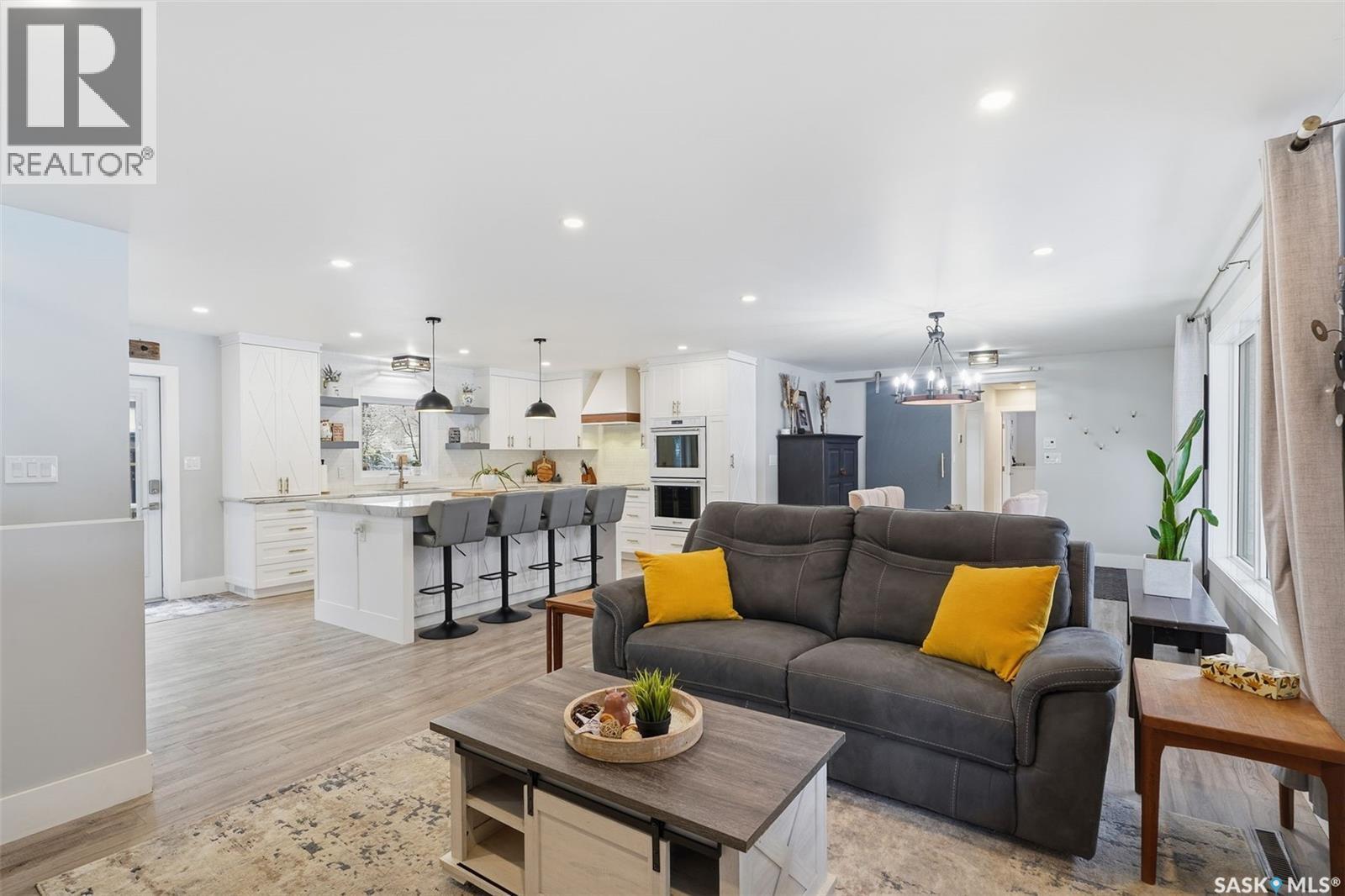 3117 Ortona Street, Saskatoon, SK - Indoor Photo Showing Living Room