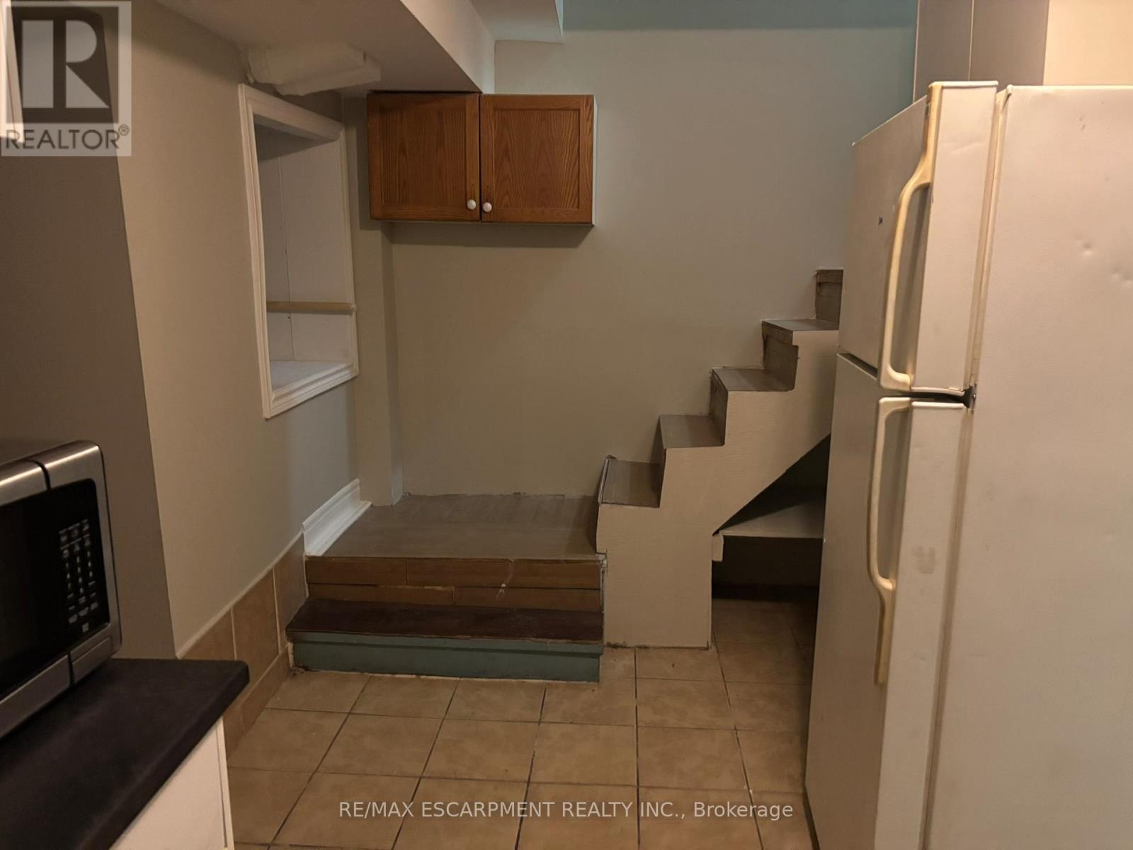 124 Cathcart Street, Hamilton, ON - Indoor Photo Showing Other Room