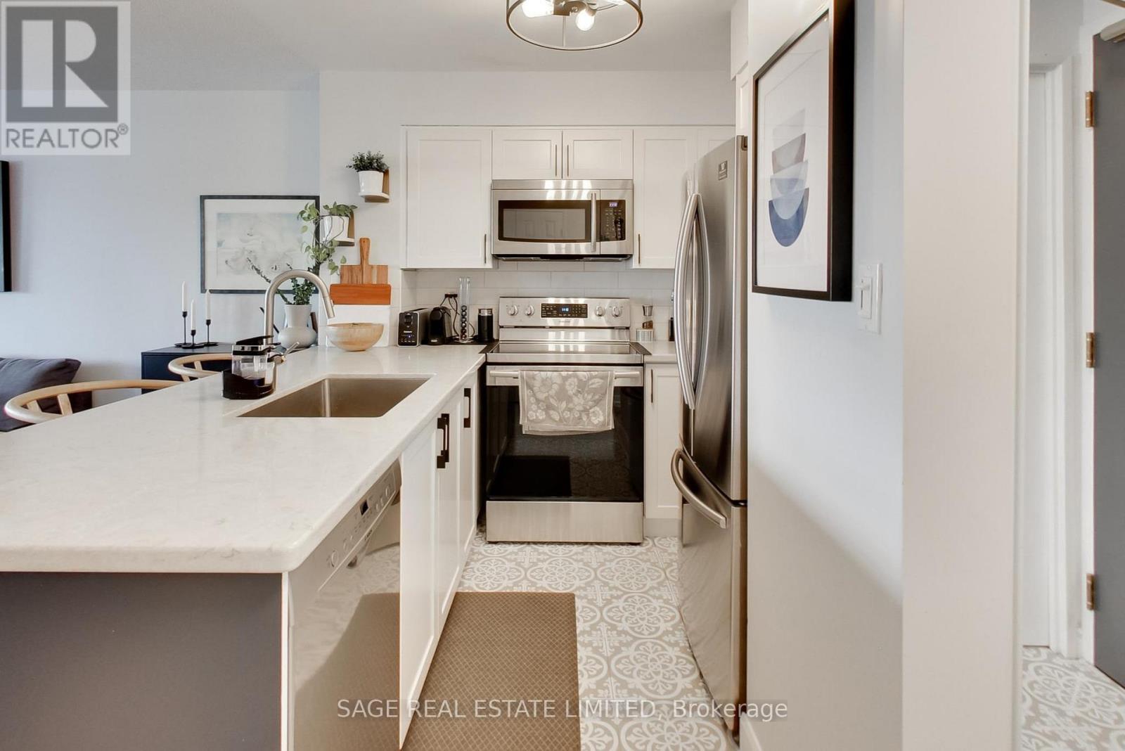 610 - 225 Merton Street, Toronto, ON - Indoor Photo Showing Kitchen With Stainless Steel Kitchen