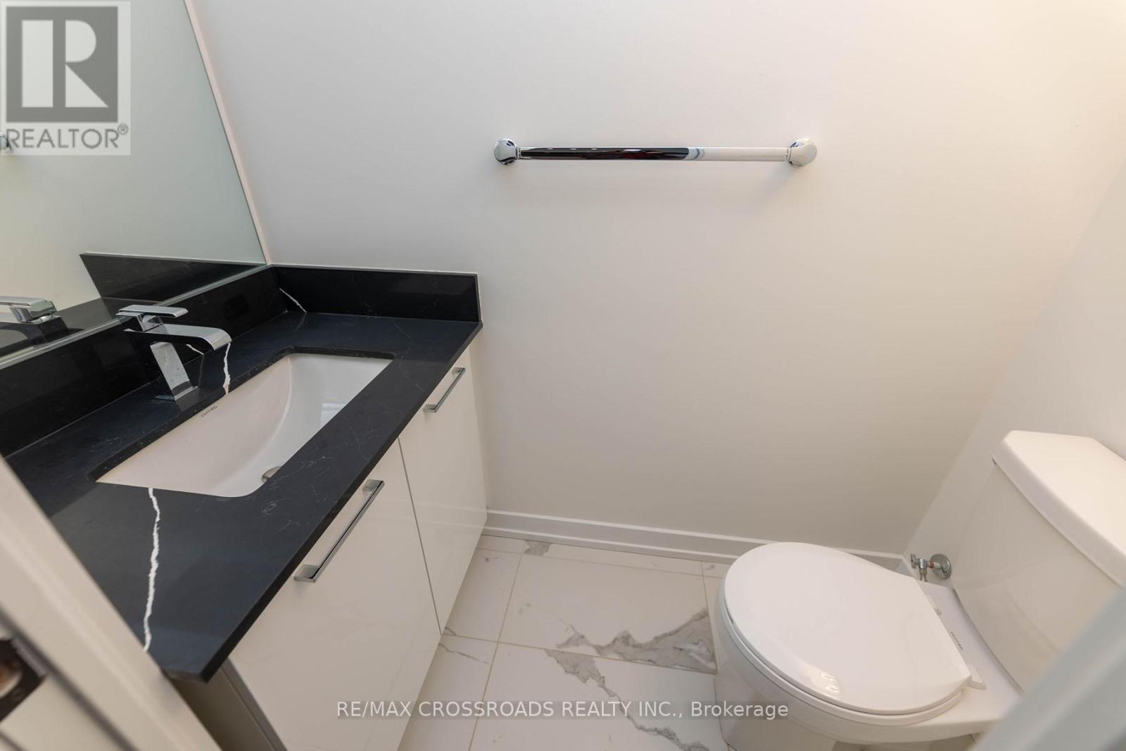 Th47 - 861 Sheppard Avenue W, Toronto, ON - Indoor Photo Showing Bathroom