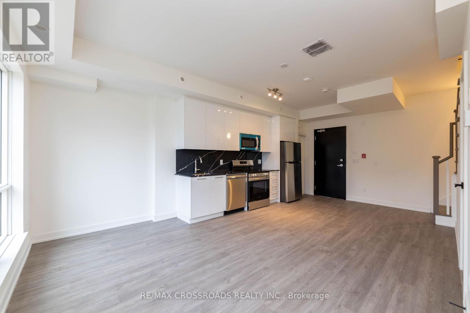 Th47 - 861 Sheppard Avenue W, Toronto, ON - Indoor Photo Showing Kitchen