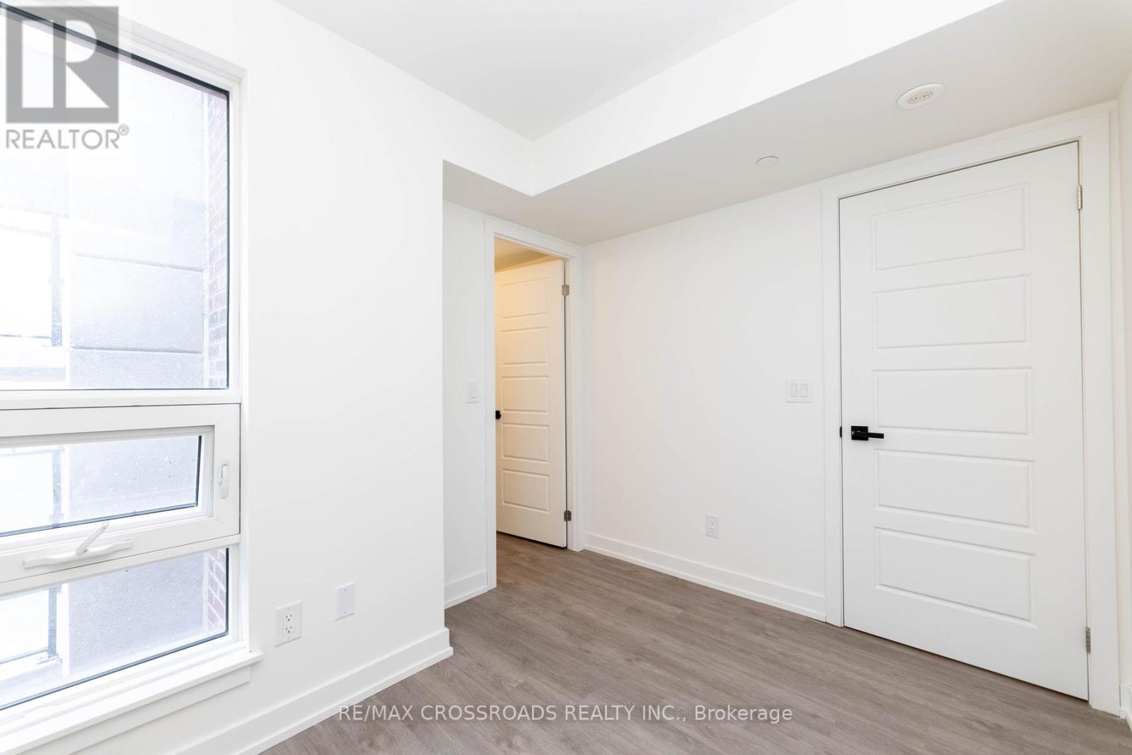Th47 - 861 Sheppard Avenue W, Toronto, ON - Indoor Photo Showing Other Room