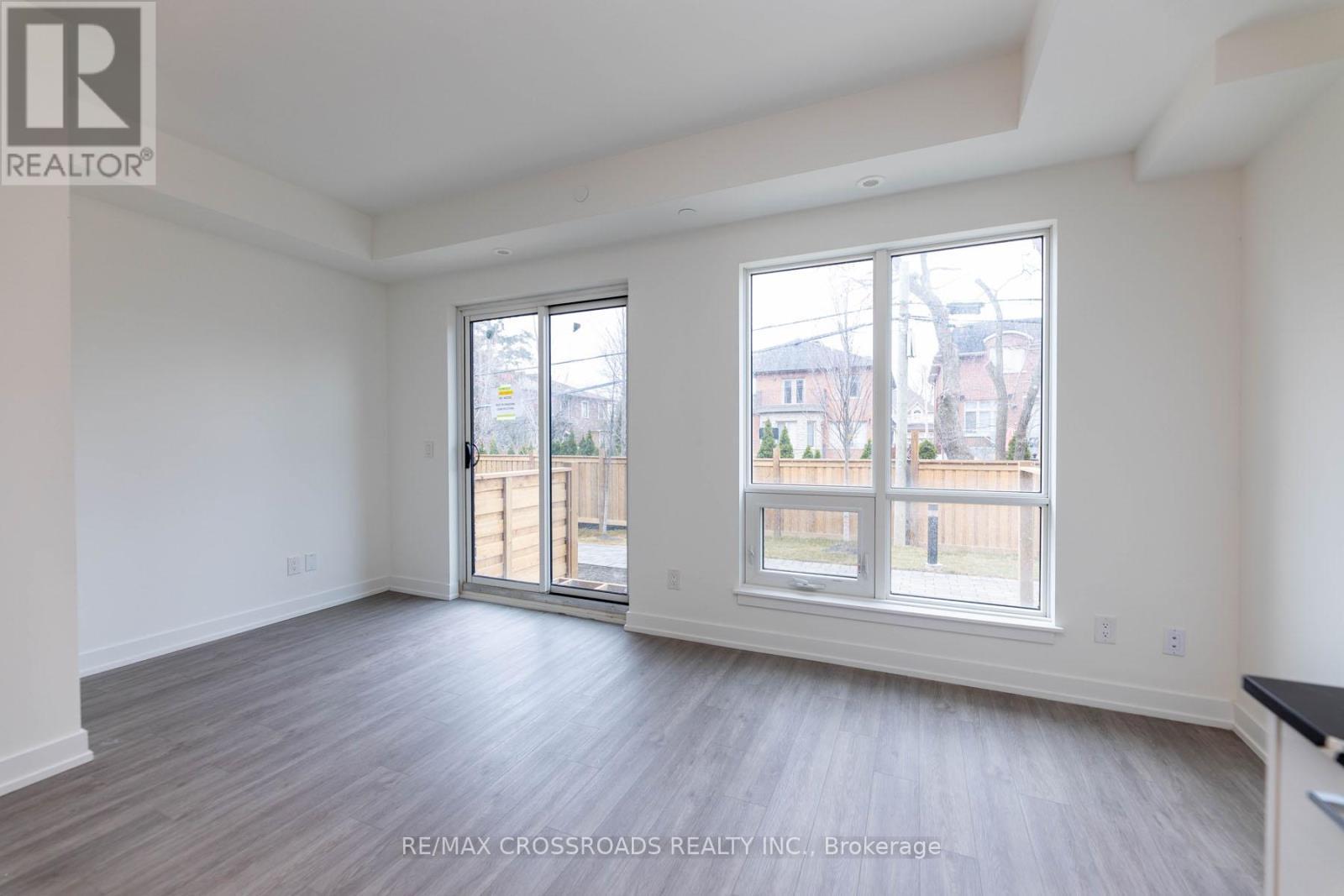 Th47 - 861 Sheppard Avenue W, Toronto, ON - Indoor Photo Showing Other Room