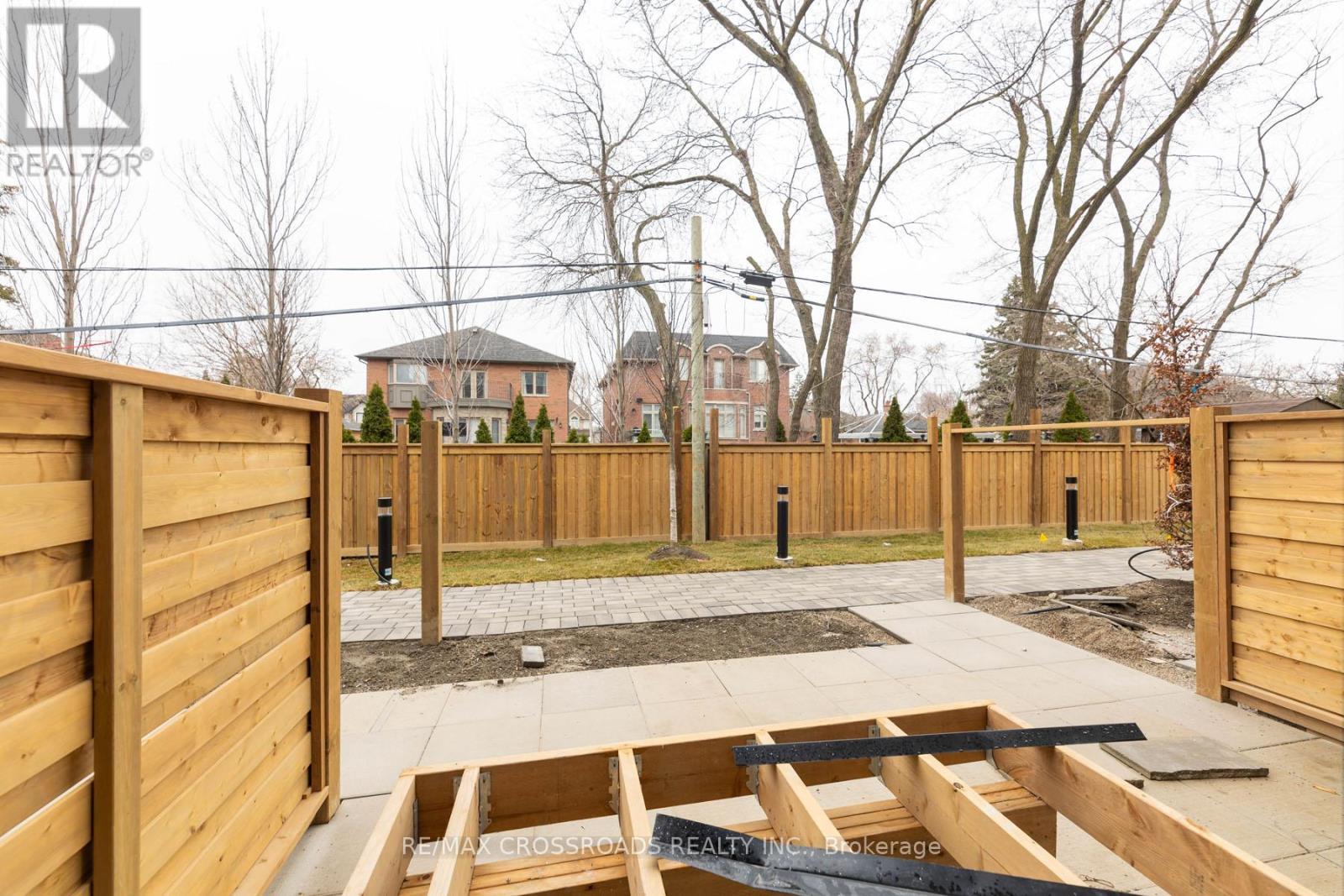 Th47 - 861 Sheppard Avenue W, Toronto, ON - Outdoor