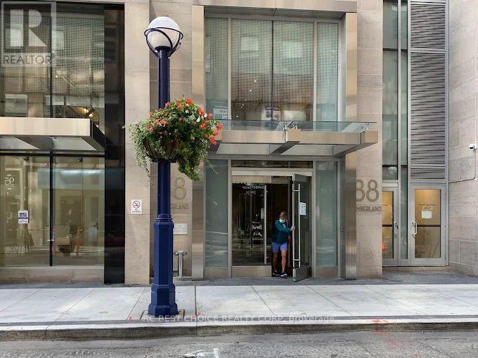 708 - 88 Cumberland Street, Toronto, ON -