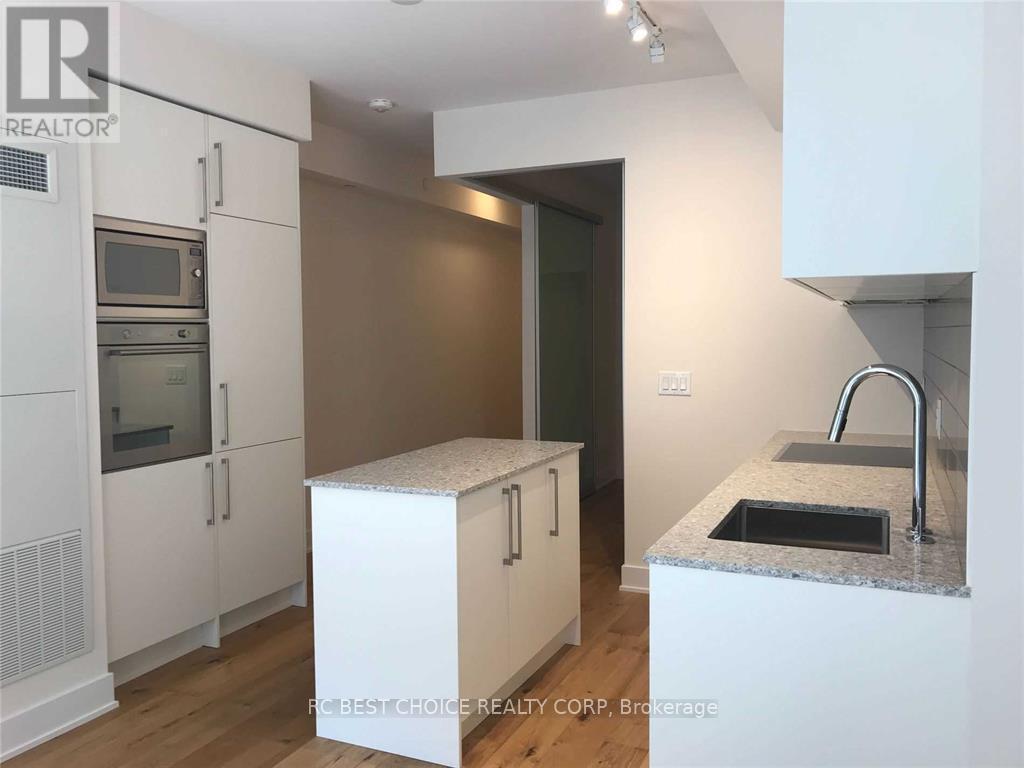 708 - 88 Cumberland Street, Toronto, ON - Indoor Photo Showing Kitchen