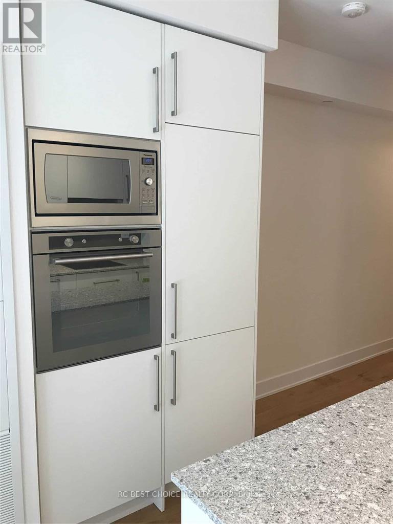 708 - 88 Cumberland Street, Toronto, ON - Indoor Photo Showing Kitchen