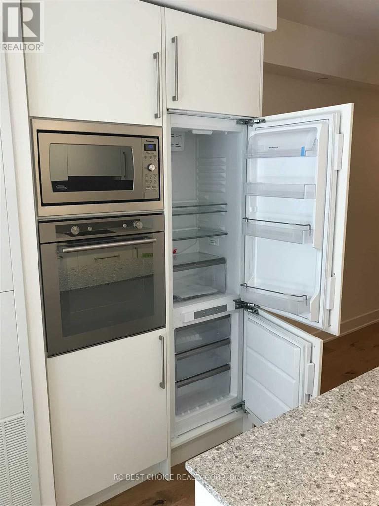708 - 88 Cumberland Street, Toronto, ON - Indoor Photo Showing Kitchen