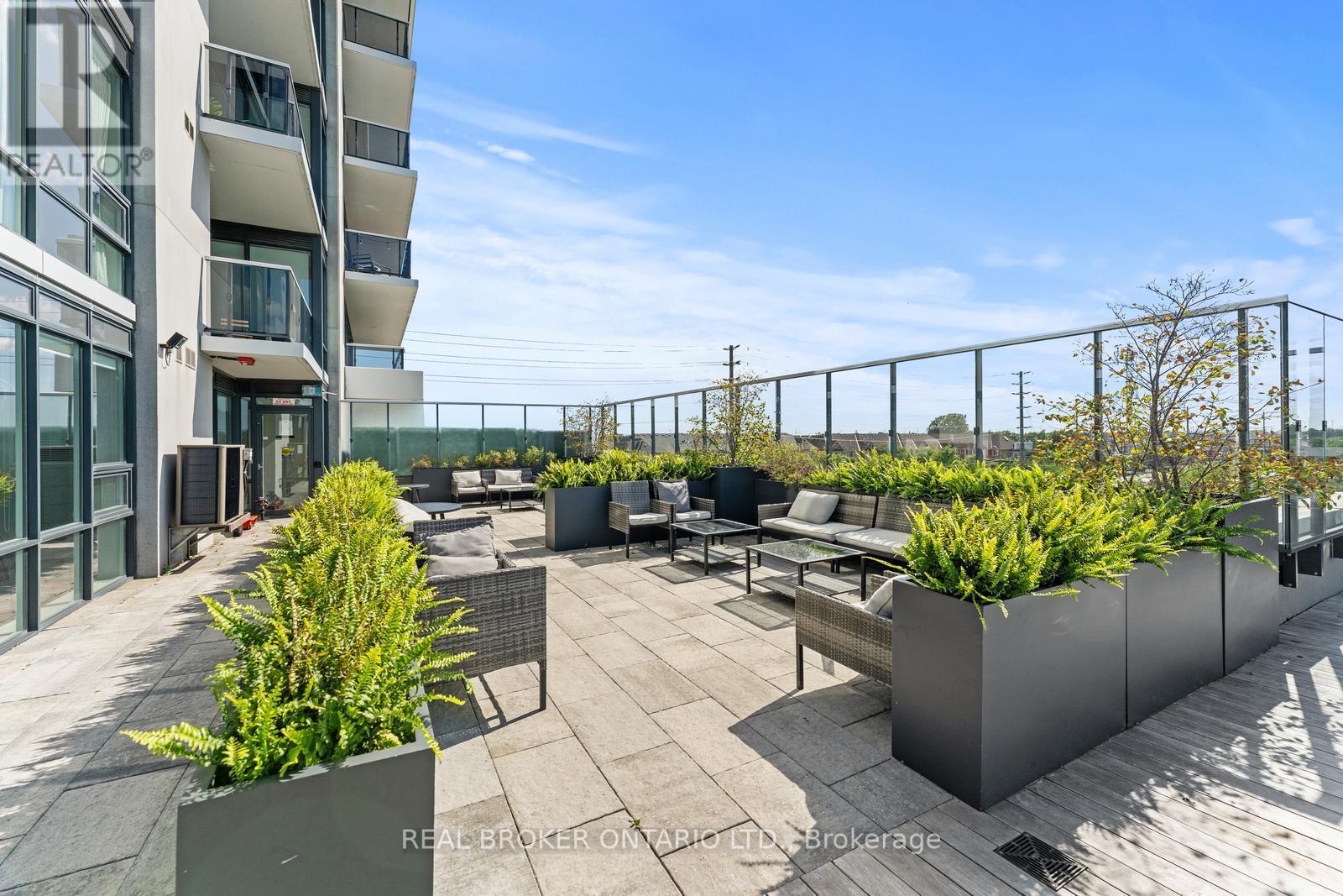 237 - 4800 Highway 7, Vaughan, ON - Outdoor With Balcony
