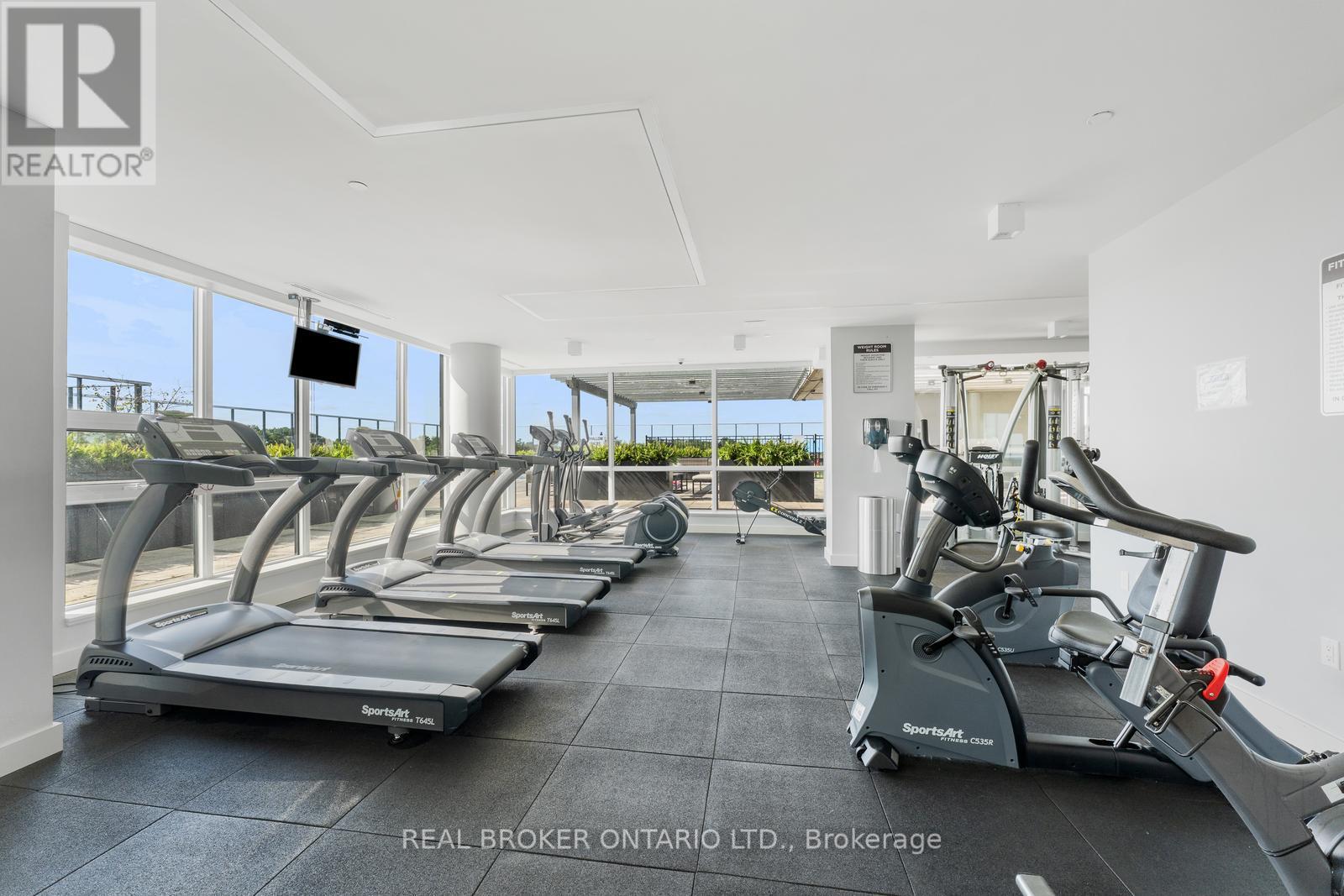 237 - 4800 Highway 7, Vaughan, ON - Indoor Photo Showing Gym Room