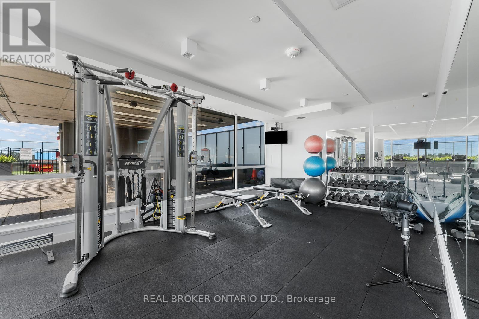 237 - 4800 Highway 7, Vaughan, ON - Indoor Photo Showing Gym Room