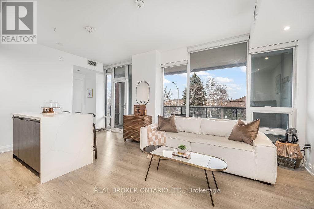 237 - 4800 Highway 7, Vaughan, ON - Indoor Photo Showing Living Room