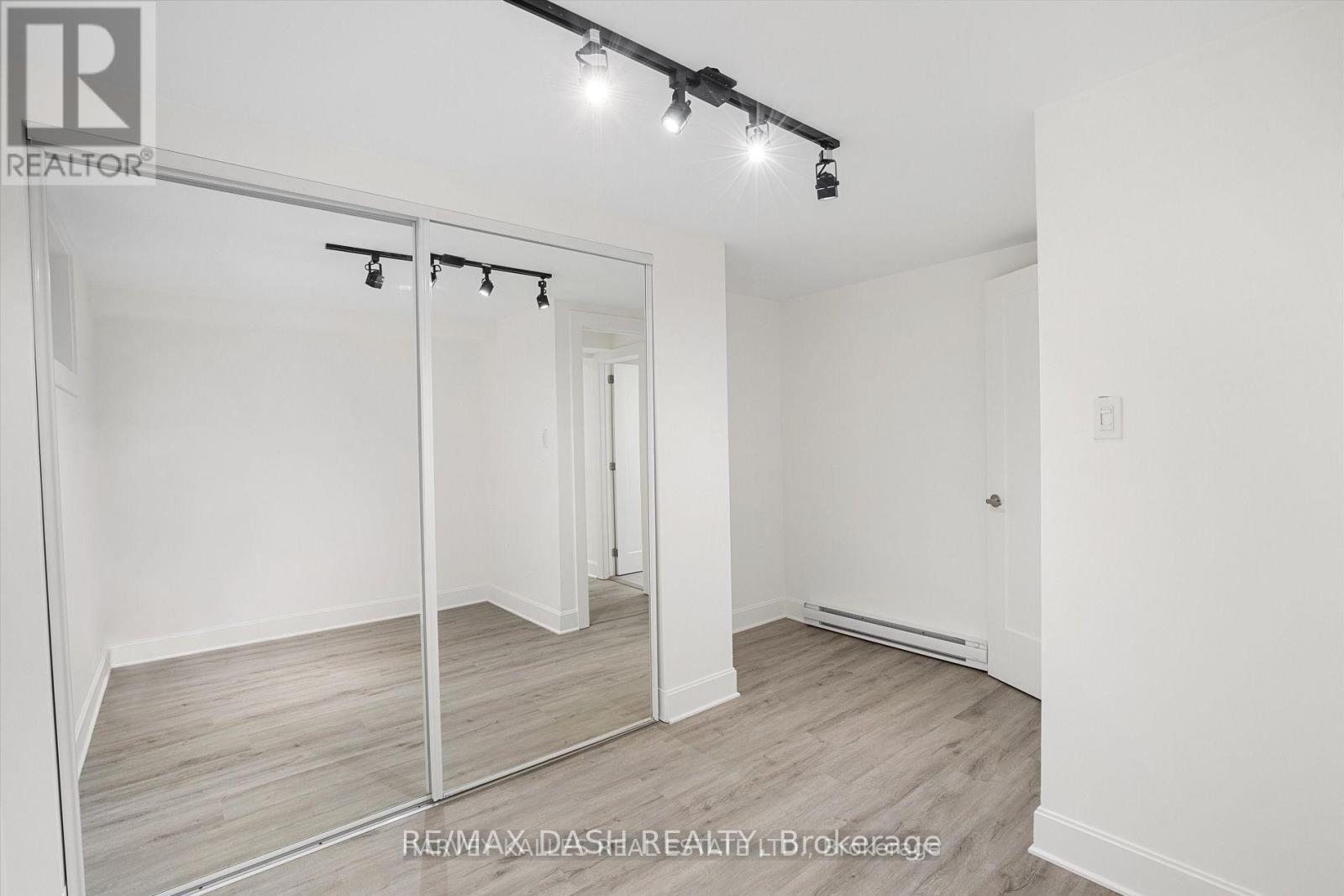 1 - 263 Boston Avenue, Toronto, ON - Indoor Photo Showing Other Room