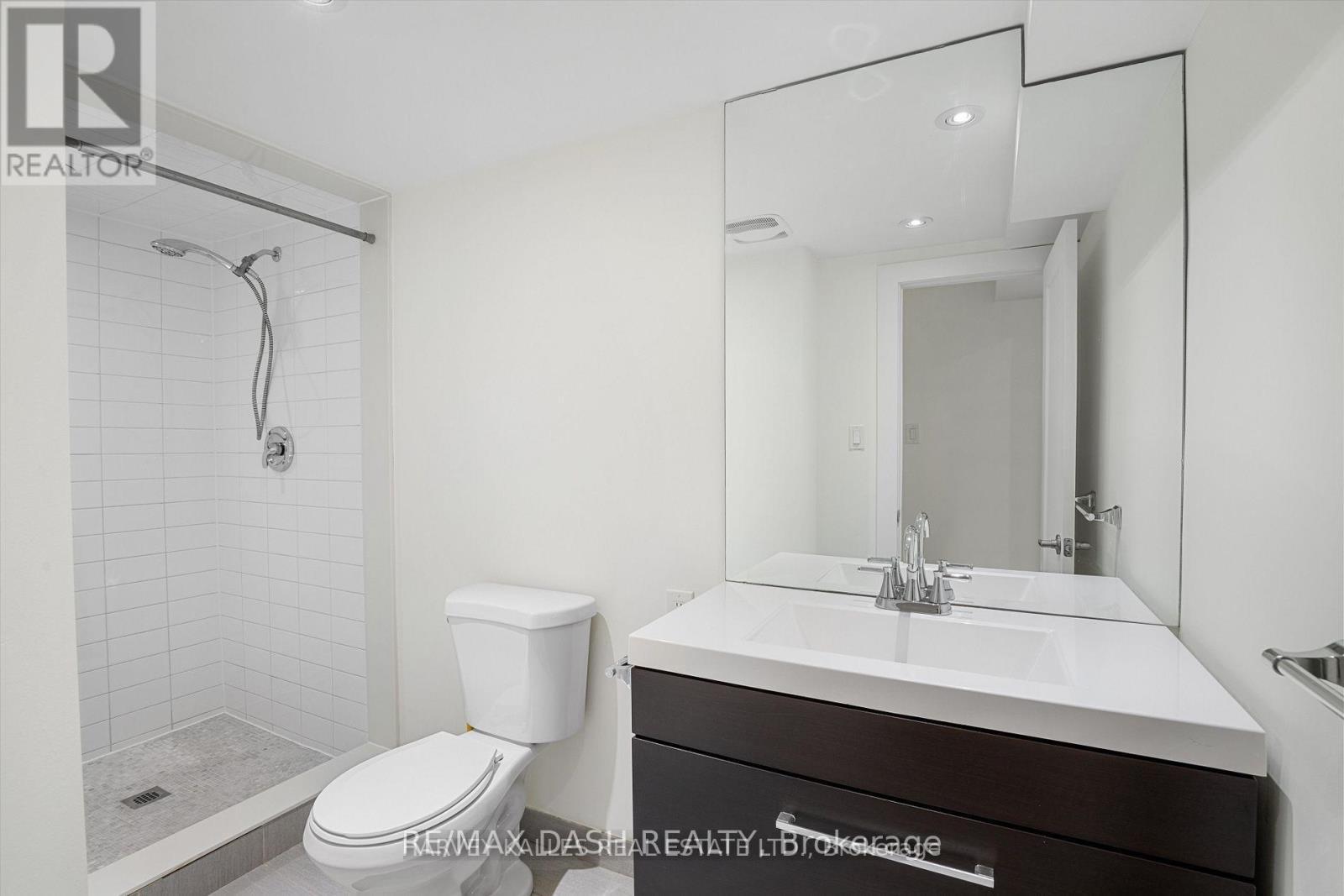 1 - 263 Boston Avenue, Toronto, ON - Indoor Photo Showing Bathroom