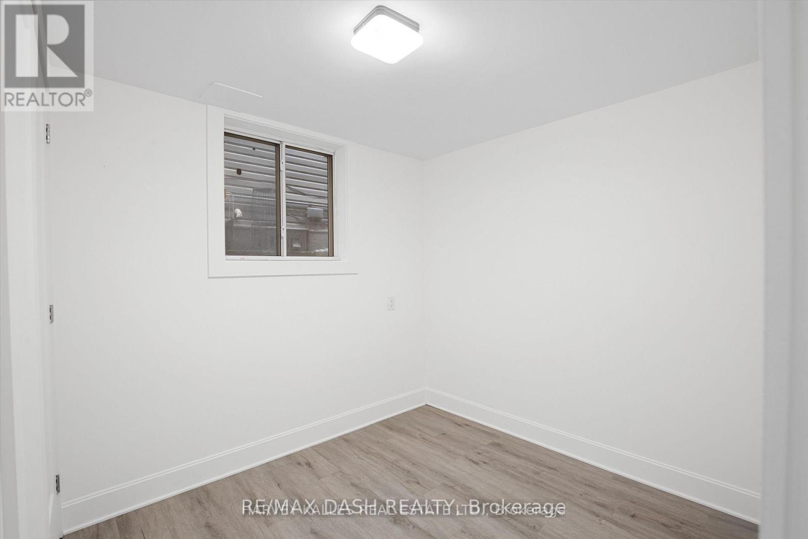 1 - 263 Boston Avenue, Toronto, ON - Indoor Photo Showing Other Room
