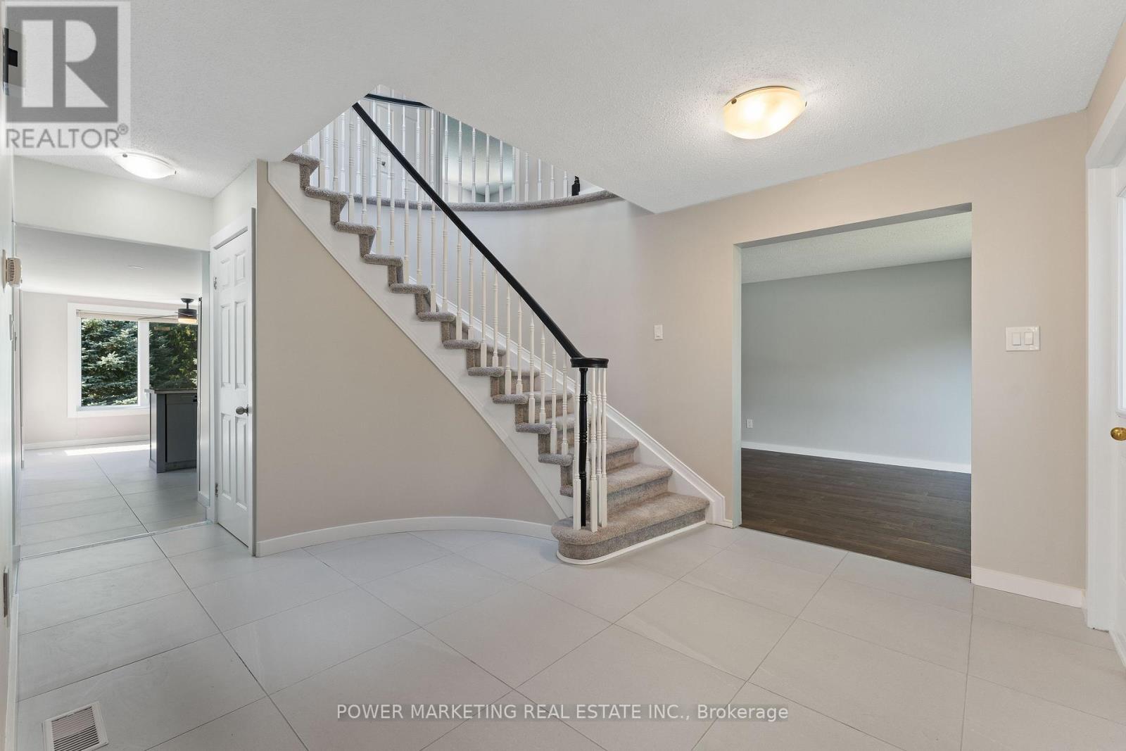 5722 Kemplane Court, Ottawa, ON - Indoor Photo Showing Other Room