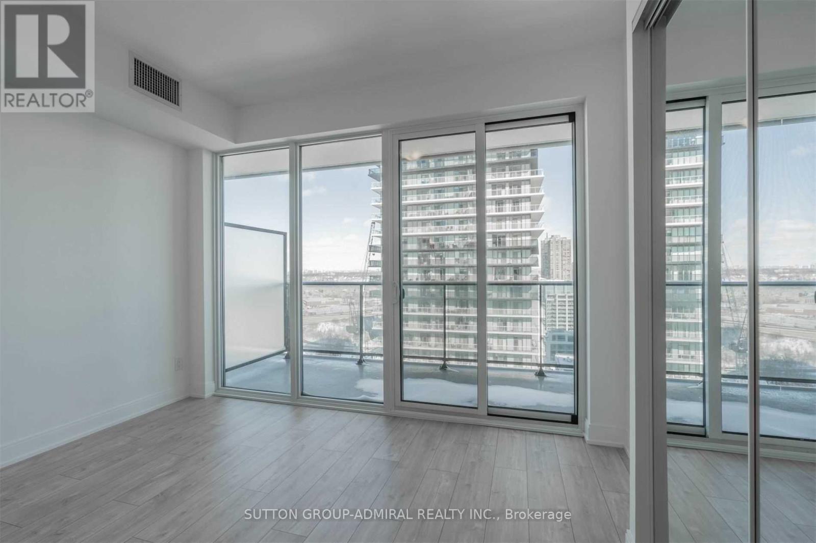 1704 - 70 Annie Craig Drive, Toronto, ON - Indoor Photo Showing Other Room