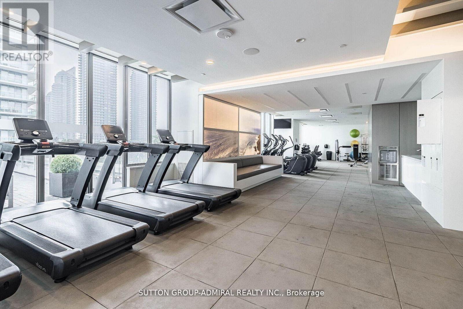 1704 - 70 Annie Craig Drive, Toronto, ON - Indoor Photo Showing Gym Room
