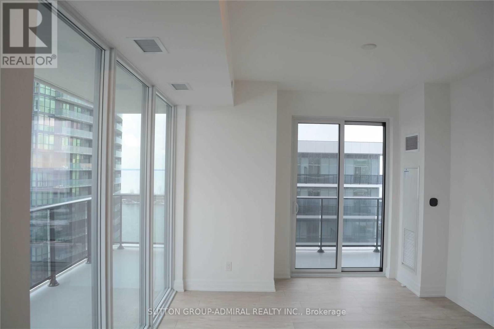 1704 - 70 Annie Craig Drive, Toronto, ON - Indoor Photo Showing Other Room