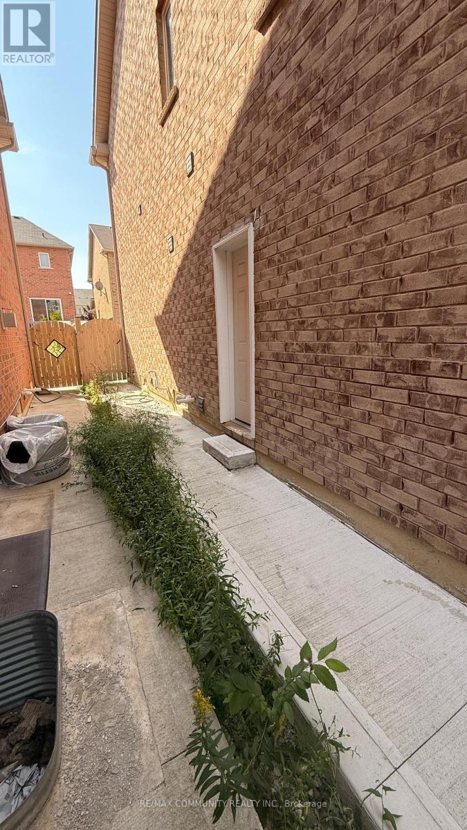 Basement - 46 Delambray Street, Brampton, ON - Outdoor