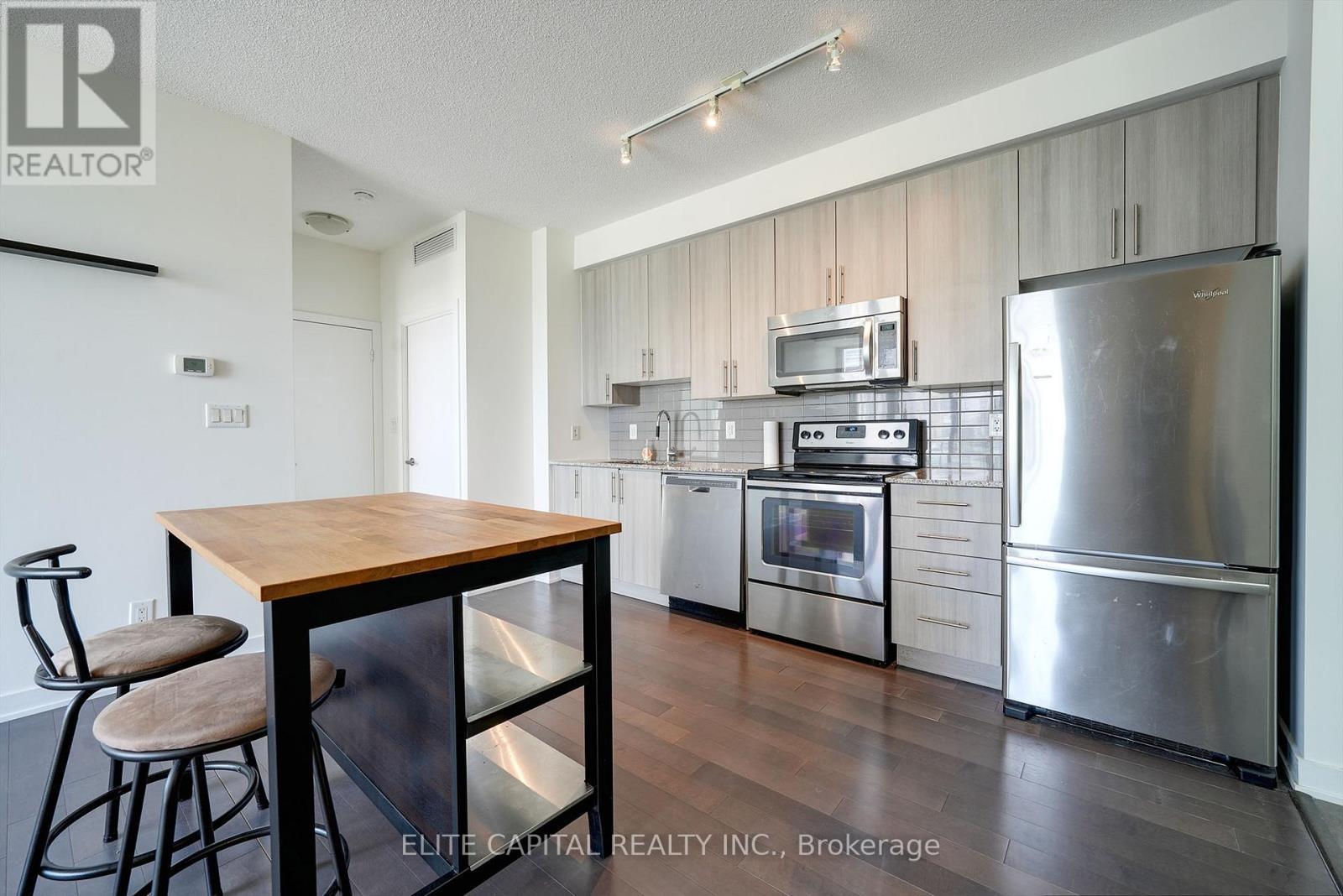 1409 - 4099 Brickstone Mews, Mississauga, ON - Indoor Photo Showing Kitchen With Stainless Steel Kitchen