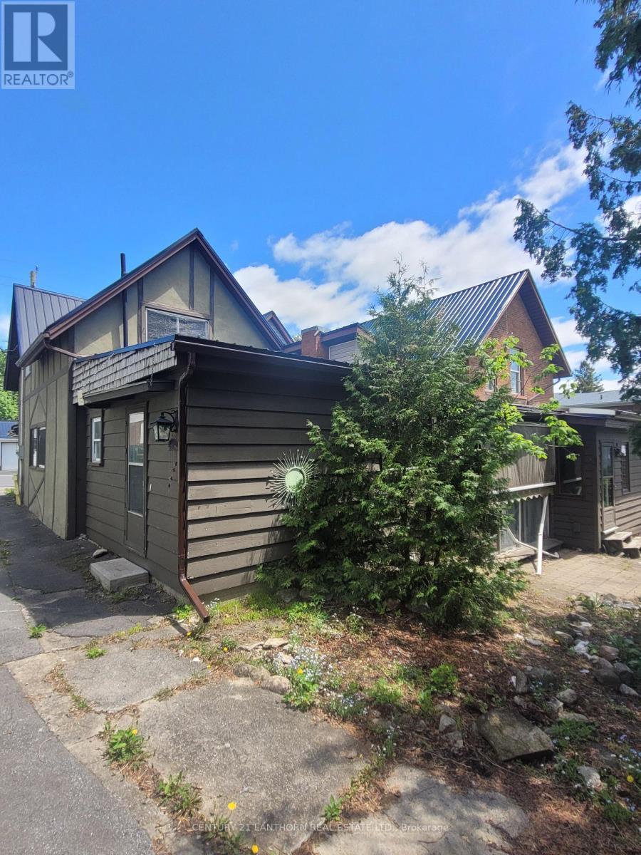 86 - 88 West Street W, Greater Napanee (Greater Napanee), ON - Outdoor