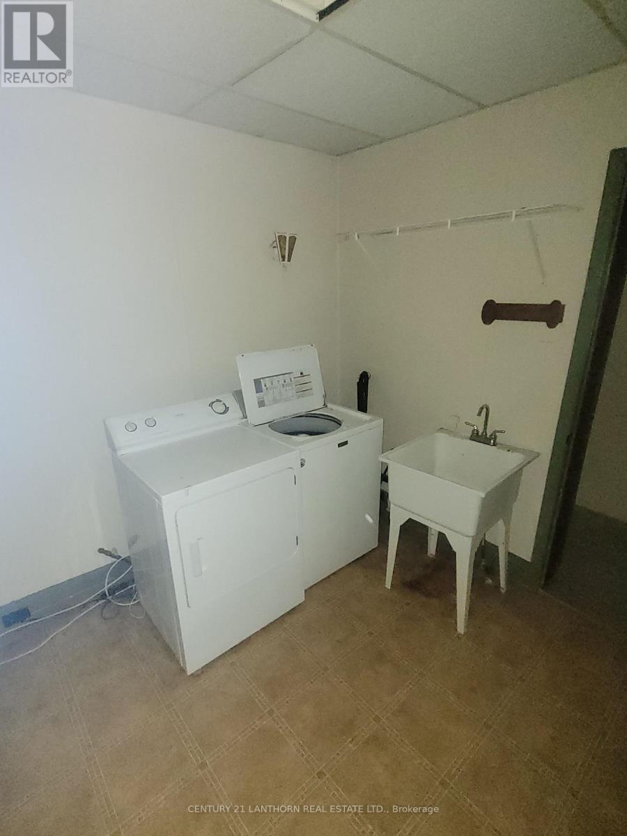 86 - 88 West Street W, Greater Napanee (Greater Napanee), ON - Indoor Photo Showing Laundry Room