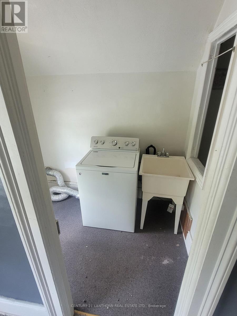 86 - 88 West Street W, Greater Napanee (Greater Napanee), ON - Indoor Photo Showing Laundry Room