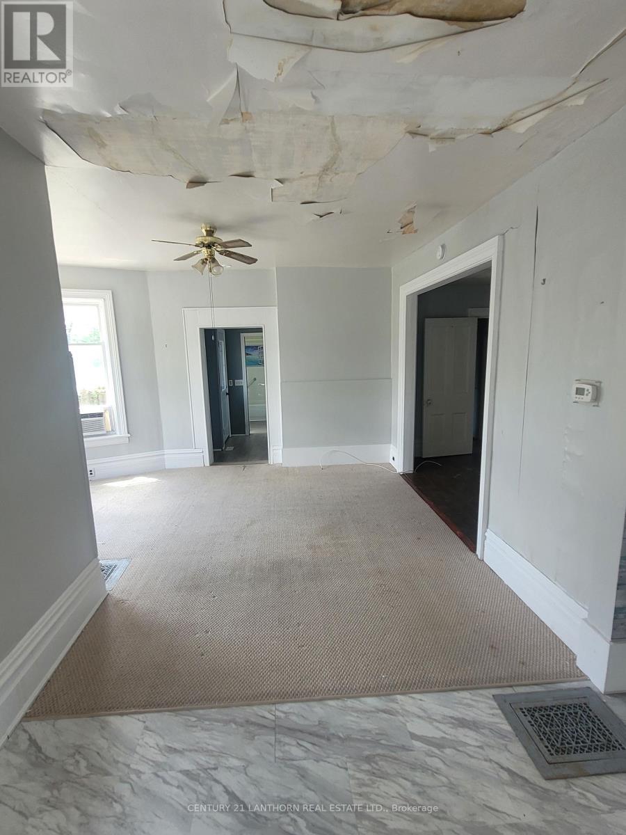 86 - 88 West Street W, Greater Napanee (Greater Napanee), ON - Indoor Photo Showing Other Room