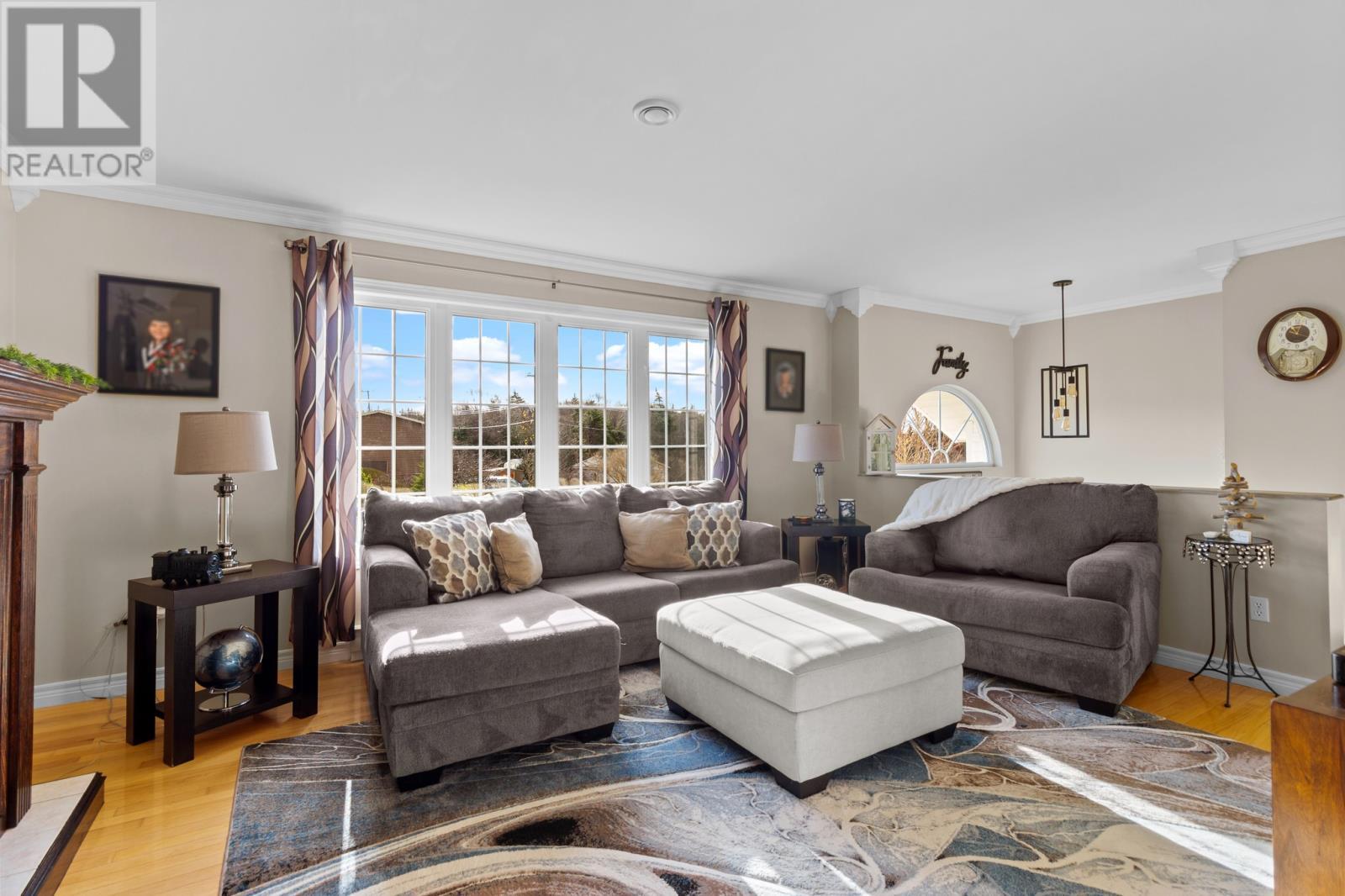 18 Shaheen Crescent, Come By Chance, NL - Indoor Photo Showing Living Room