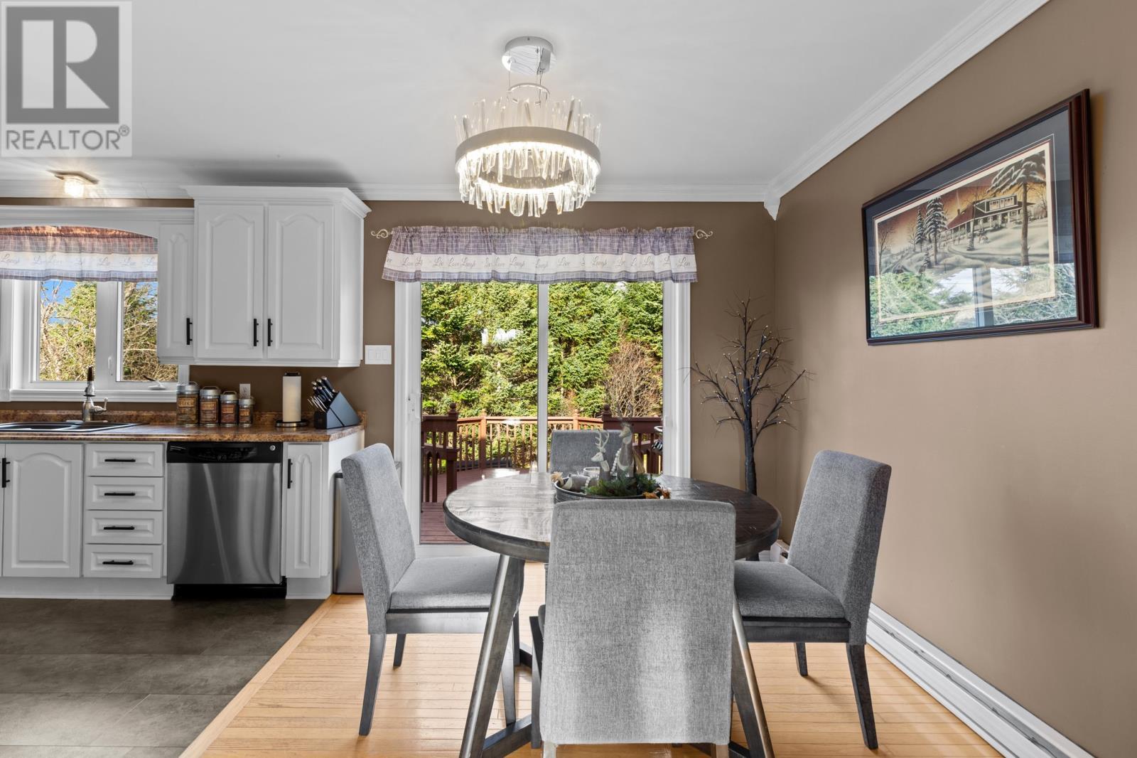 18 Shaheen Crescent, Come By Chance, NL - Indoor Photo Showing Dining Room