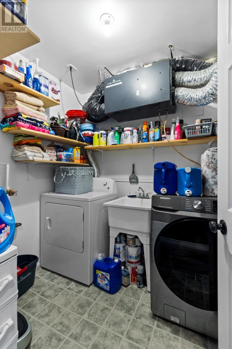 18 Shaheen Crescent, Come By Chance, NL - Indoor Photo Showing Laundry Room