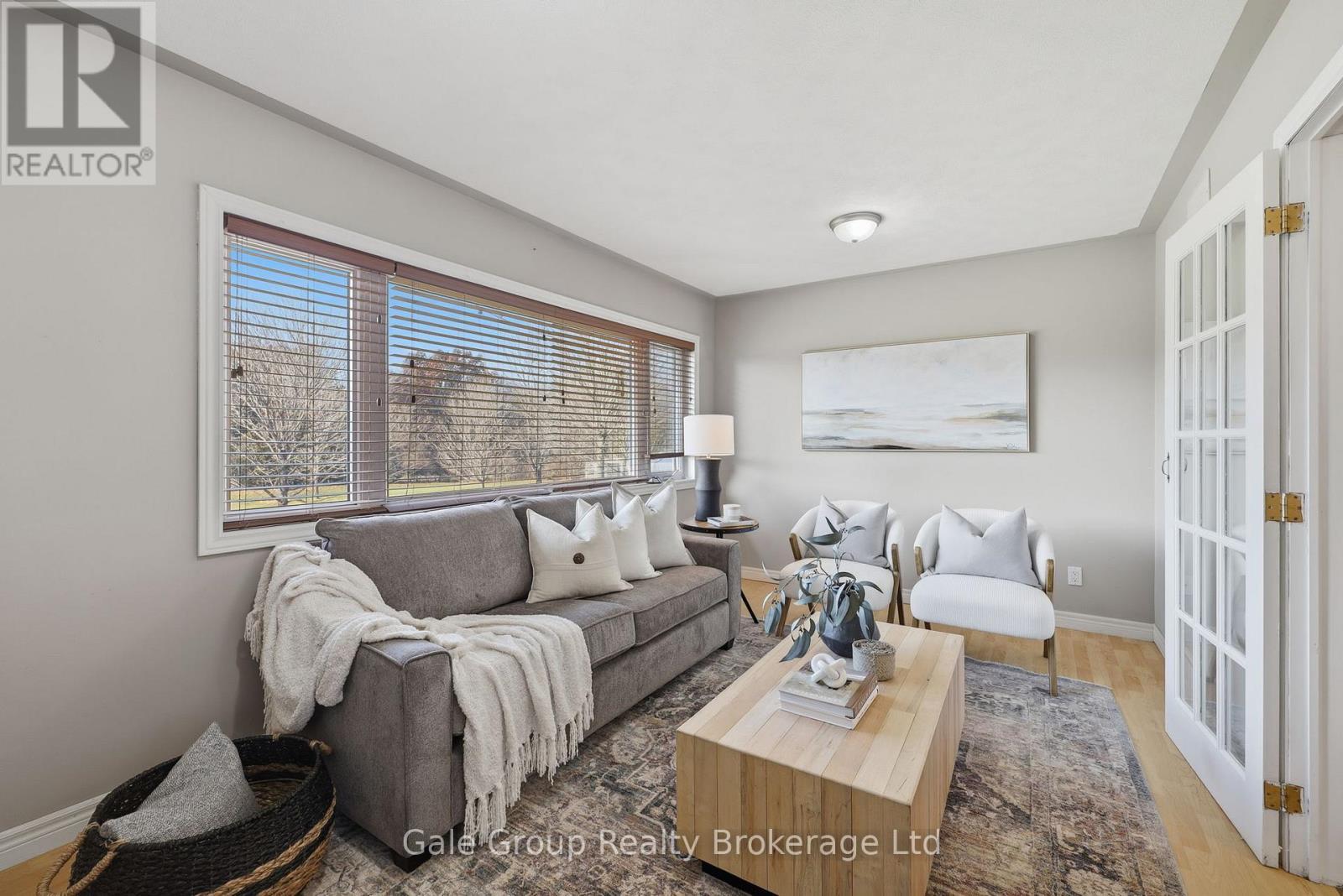 12615 Bay-Nor Boundary Road, Bayham, ON - Indoor Photo Showing Living Room