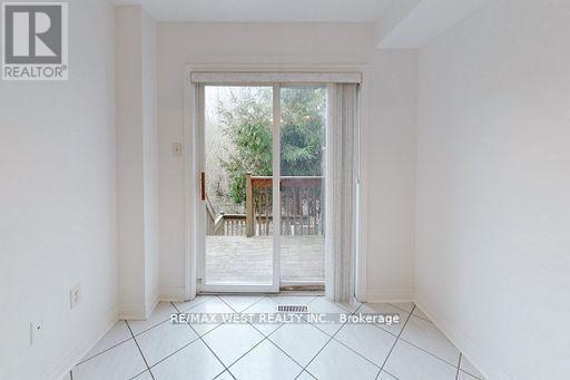 56 Long Point Drive, Richmond Hill, ON - Indoor Photo Showing Other Room