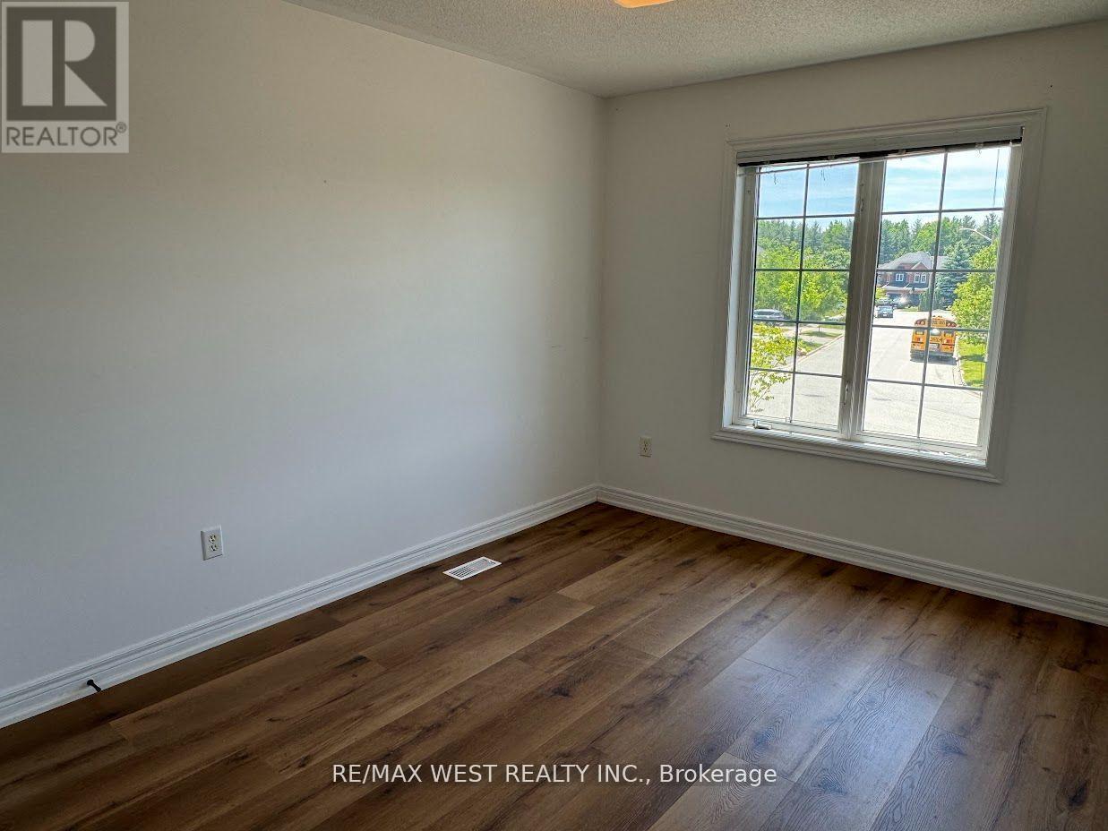56 Long Point Drive, Richmond Hill, ON - Indoor Photo Showing Other Room