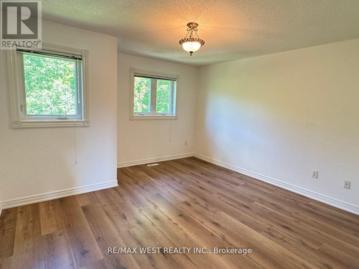 56 Long Point Drive, Richmond Hill, ON - Indoor Photo Showing Other Room