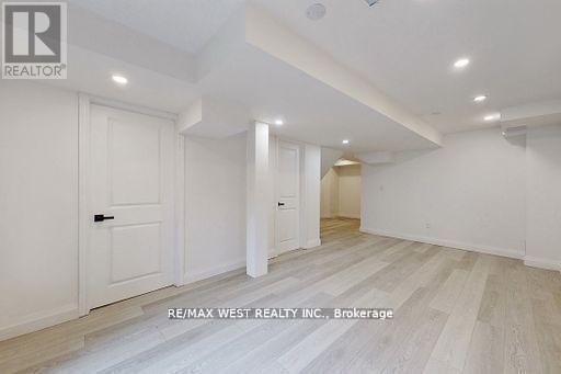 56 Long Point Drive, Richmond Hill, ON - Indoor