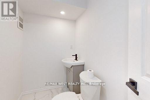 56 Long Point Drive, Richmond Hill, ON - Indoor Photo Showing Bathroom