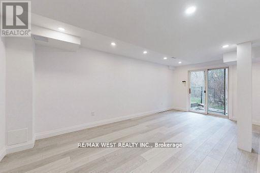 56 Long Point Drive, Richmond Hill, ON - Indoor