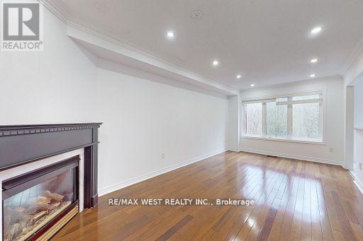 56 Long Point Drive, Richmond Hill, ON - Indoor With Fireplace