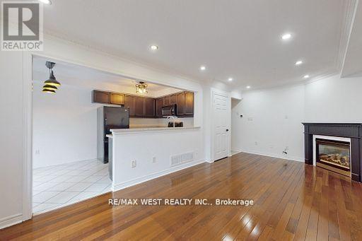 56 Long Point Drive, Richmond Hill, ON - Indoor With Fireplace