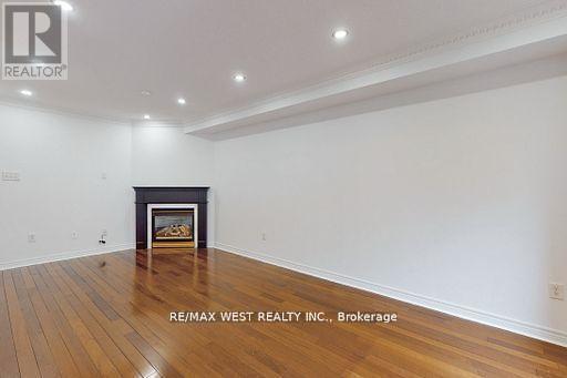 56 Long Point Drive, Richmond Hill, ON - Indoor With Fireplace